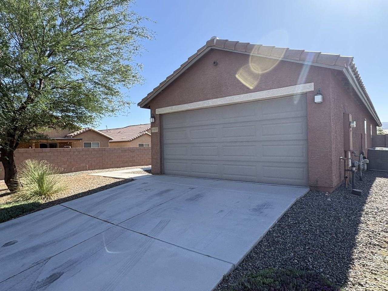 4433 S Sunrise Bluff Way - Photo 2 of 35
