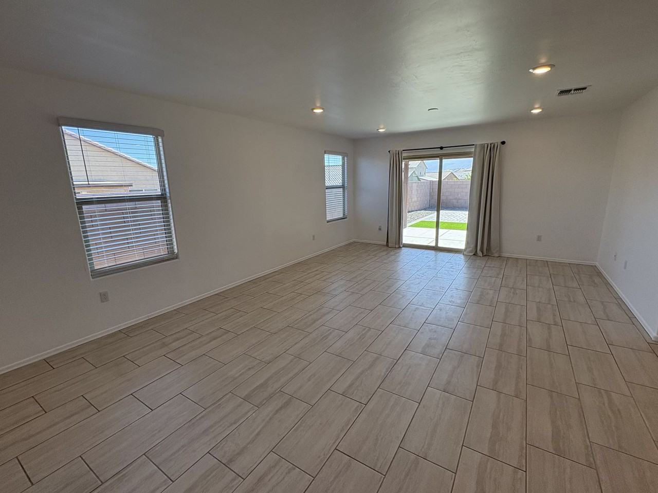 4433 S Sunrise Bluff Way - Photo 4 of 35