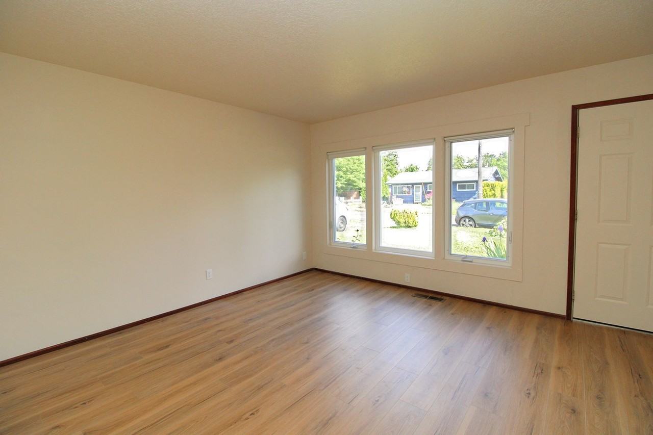 9938 Se Ramona St - Photo 6 of 25