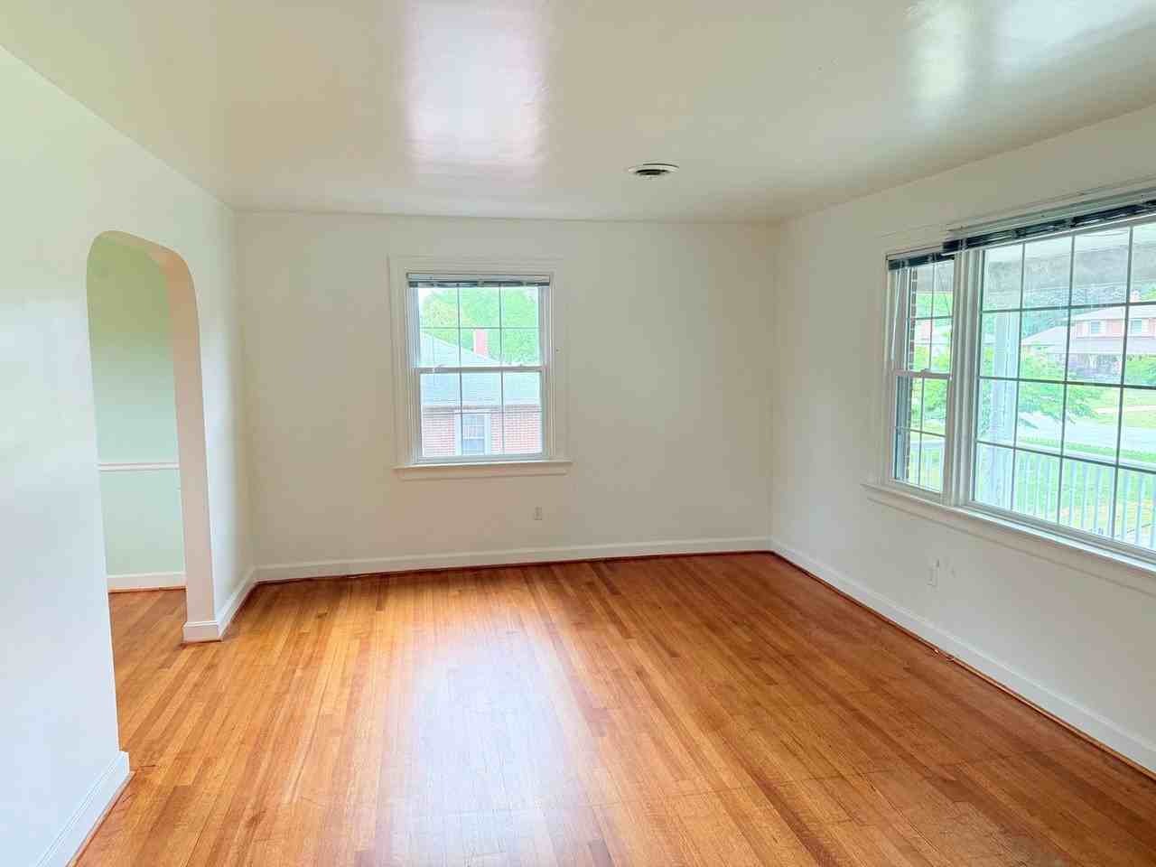 7381 Barnette Ave - Photo 3 of 18