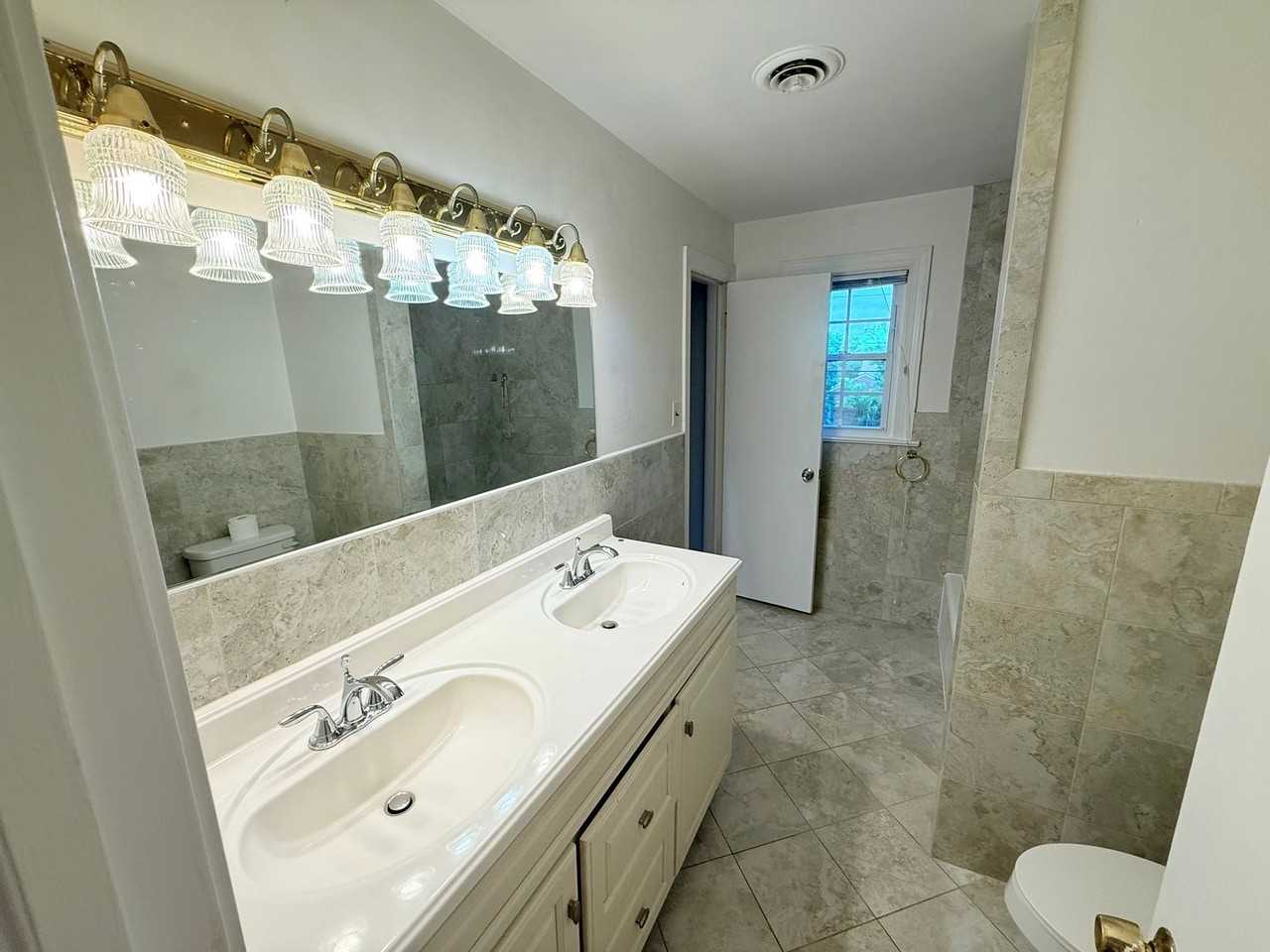 7381 Barnette Ave - Photo 7 of 18