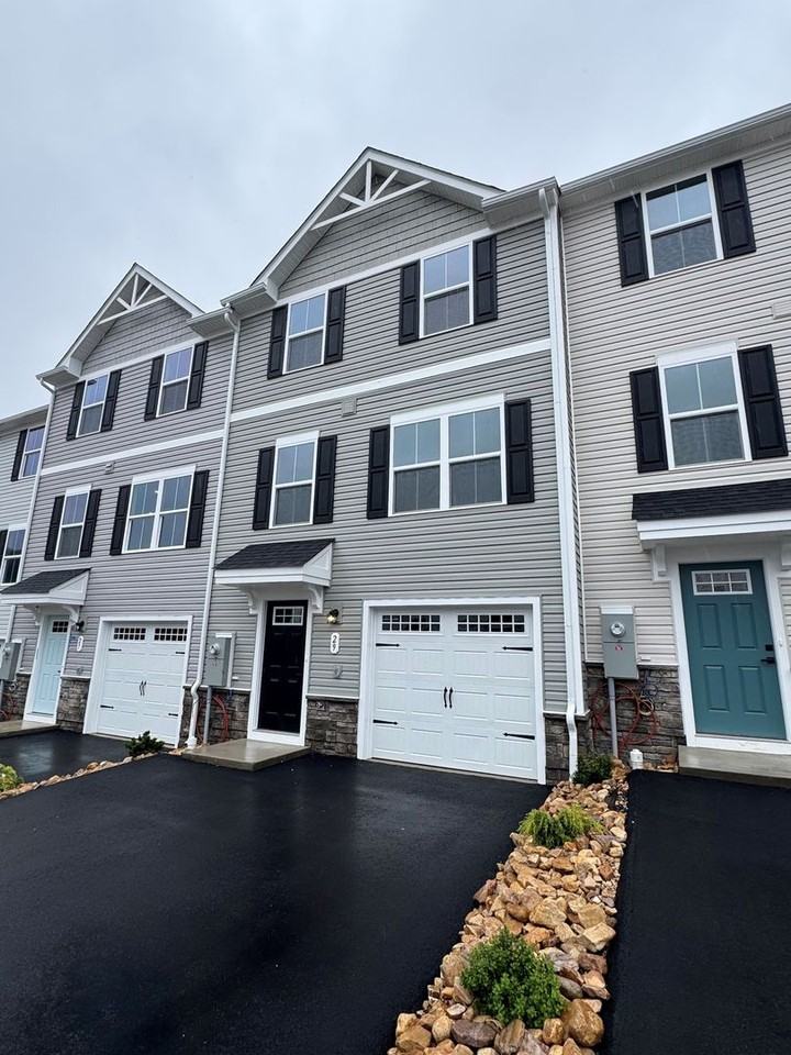 29 Apple Wood Ln - Photo 2 of 17