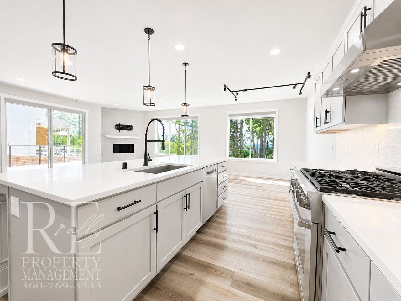 1767 Ne Crystallia Ct - Photo 2 of 39