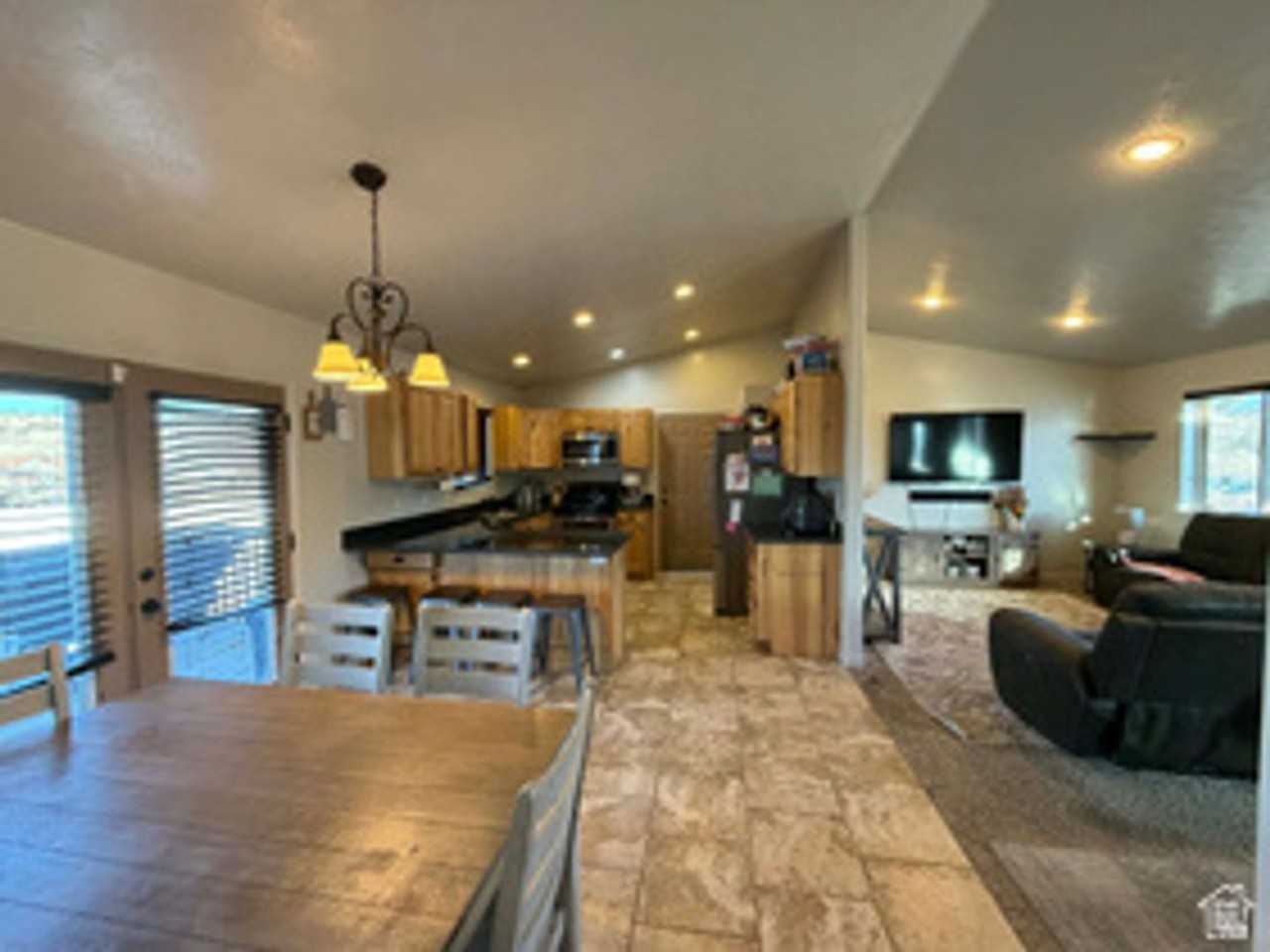 2095 W 4100 N - Photo 3 of 22