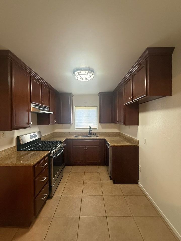 2929 Burnece St - Photo 5 of 12