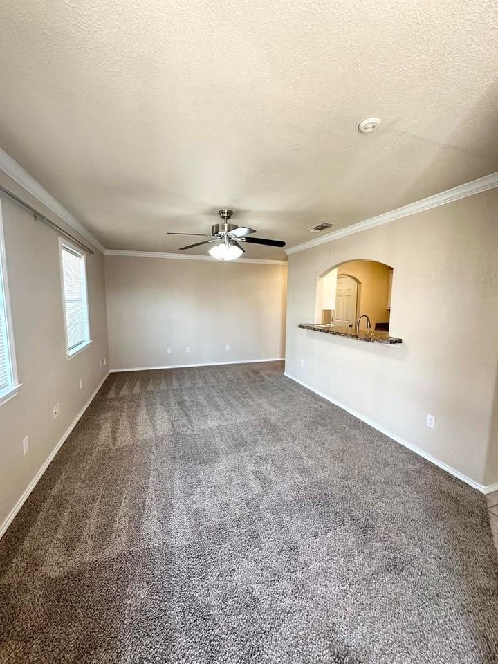 410 W Pine Ave - Photo 2 of 13