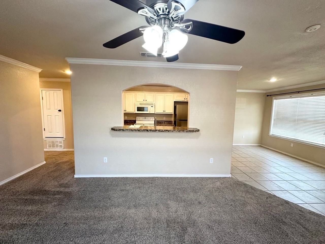 410 W Pine Ave - Photo 4 of 13