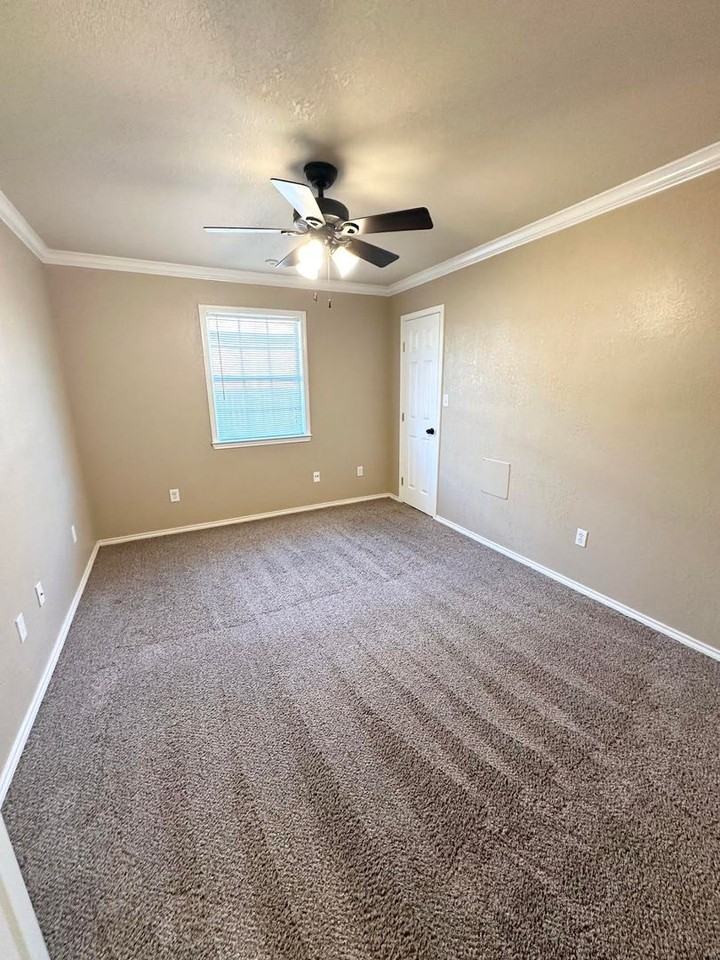 410 W Pine Ave - Photo 7 of 13