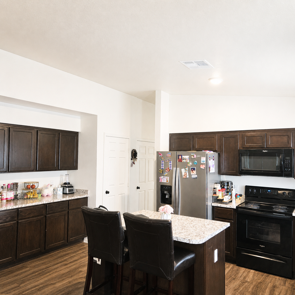 4710 S Cedar Ave - Photo 4 of 23