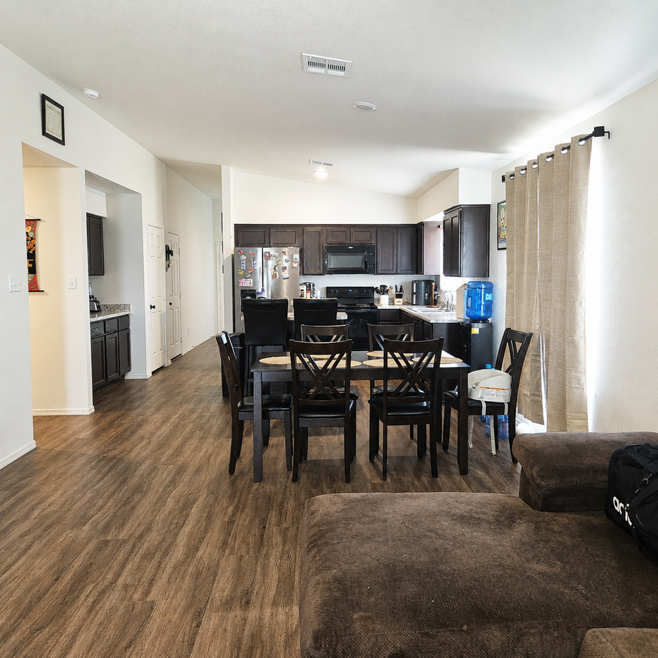 4710 S Cedar Ave - Photo 5 of 23