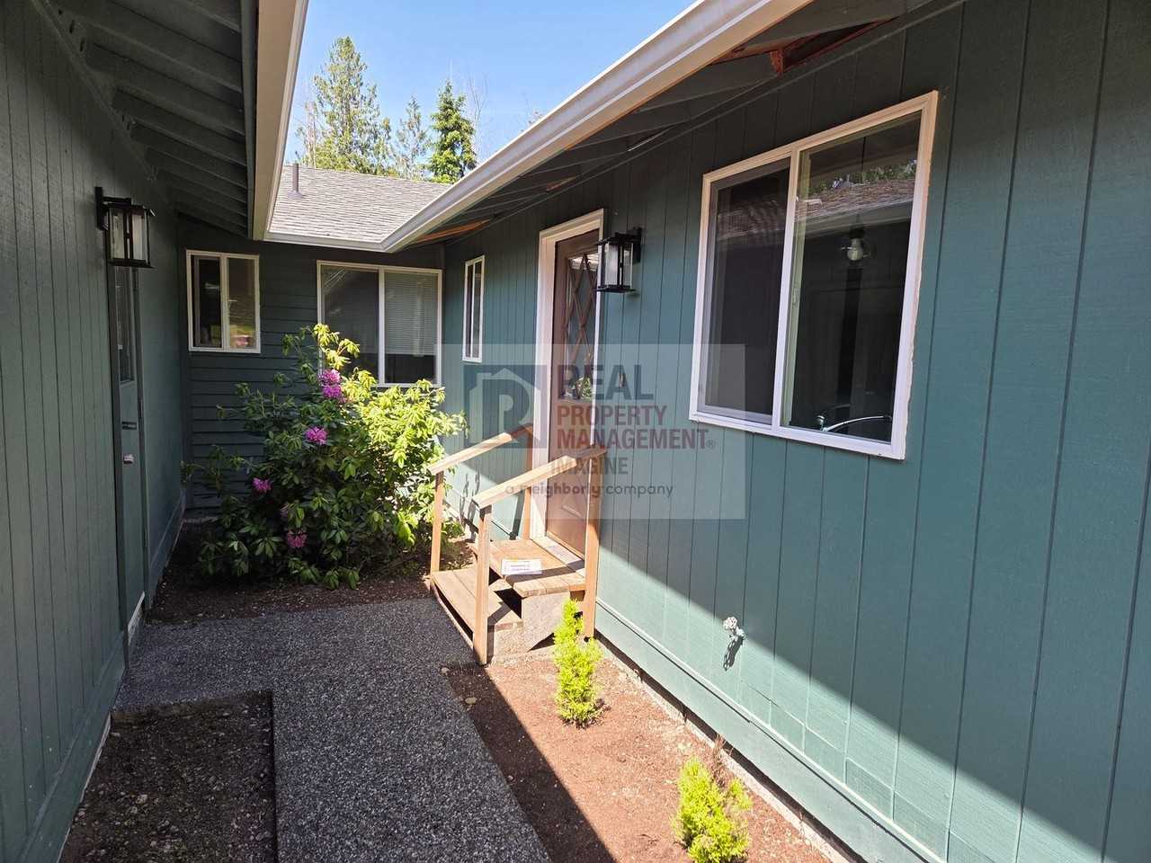 2040 Aqua Ct Nw - Photo 2 of 18