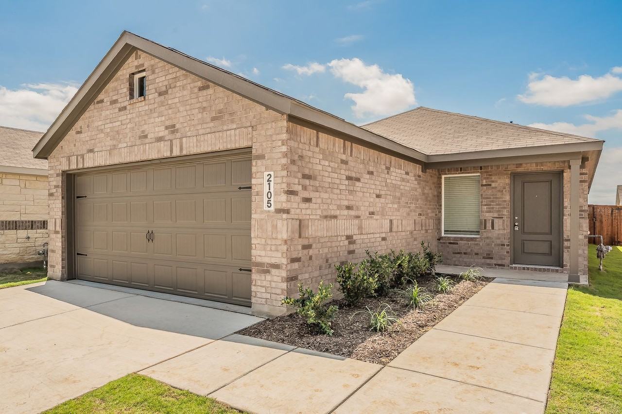 2105 Jesse James Ln - Photo 2 of 28