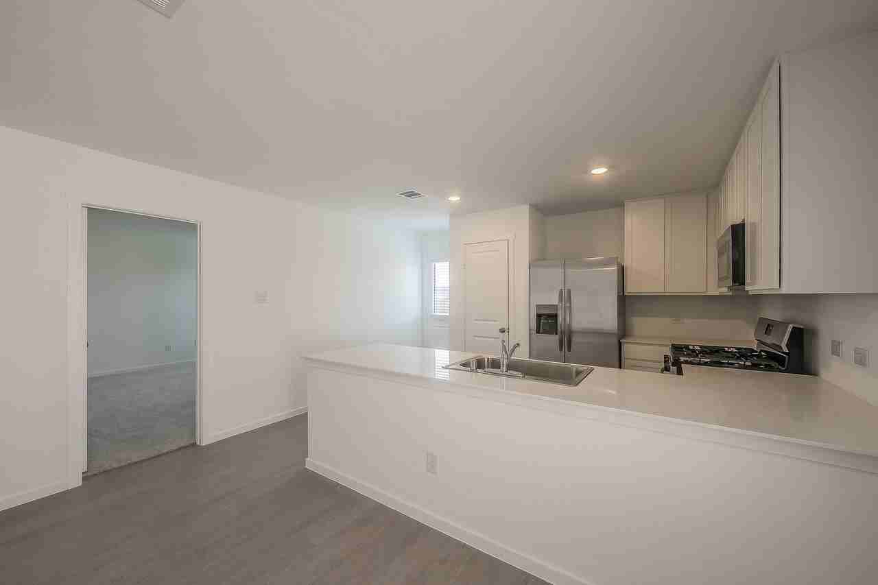 2105 Jesse James Ln - Photo 3 of 28