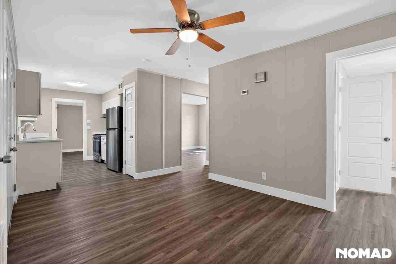 1623 Harness Ln - Photo 4 of 34