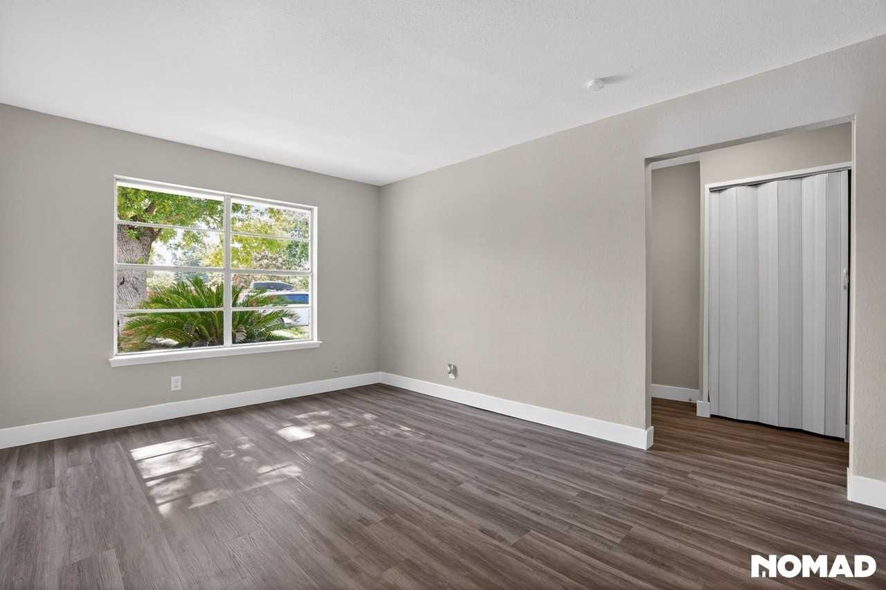 1623 Harness Ln - Photo 7 of 34