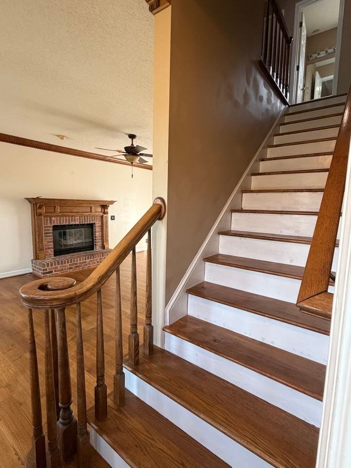 2076 Howlong Ave - Photo 4 of 50