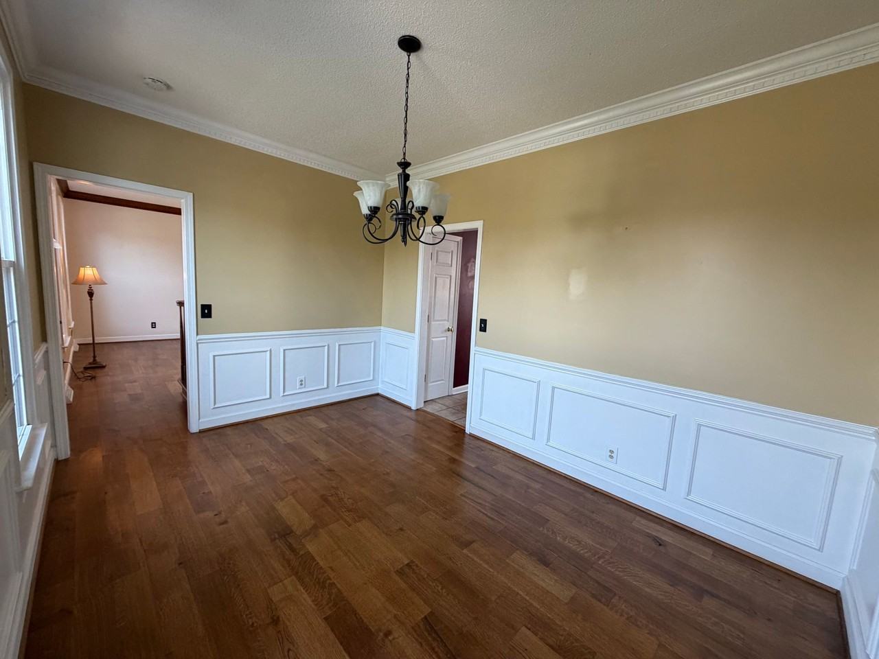2076 Howlong Ave - Photo 7 of 50