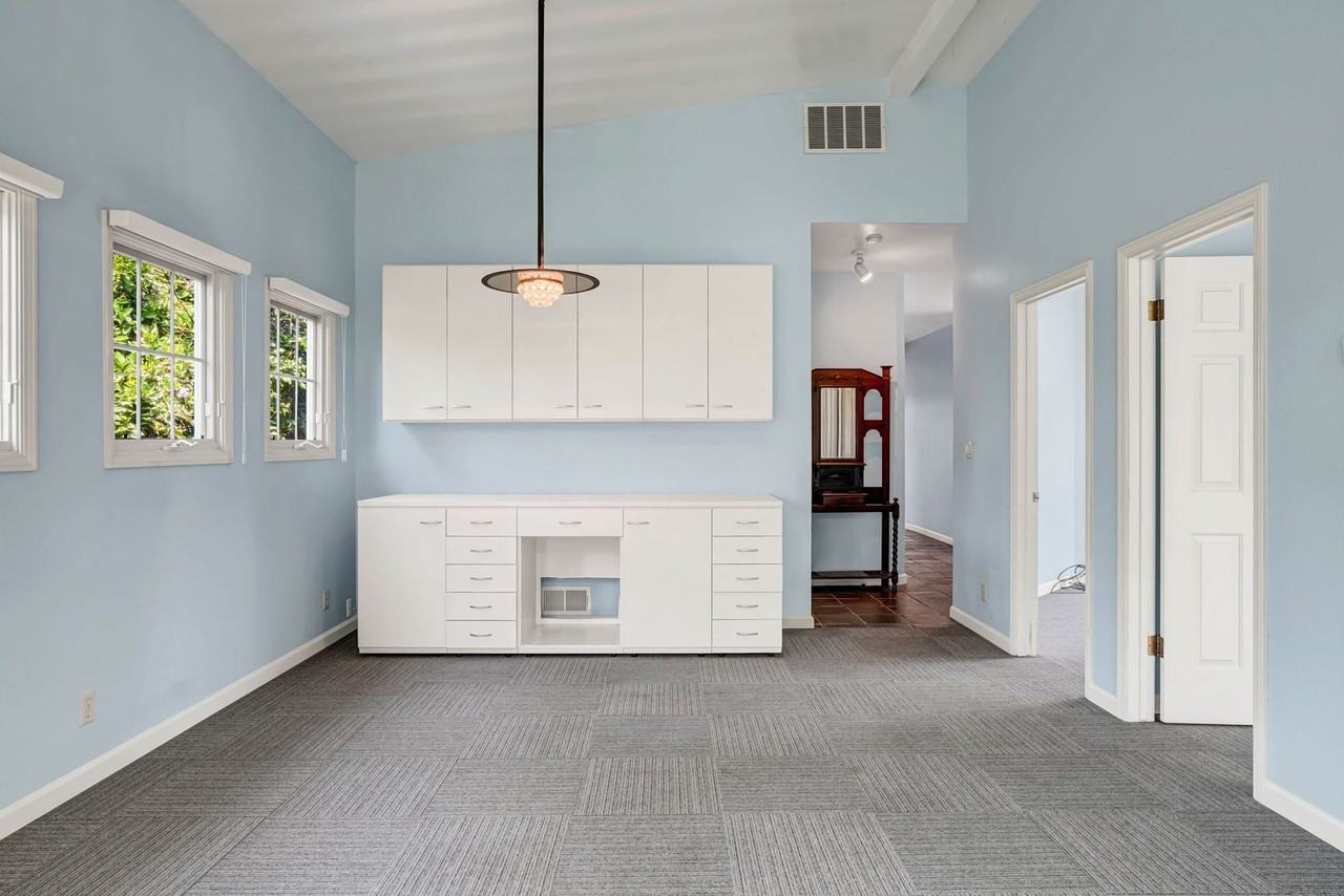 3596 Louis Rd - Photo 6 of 38