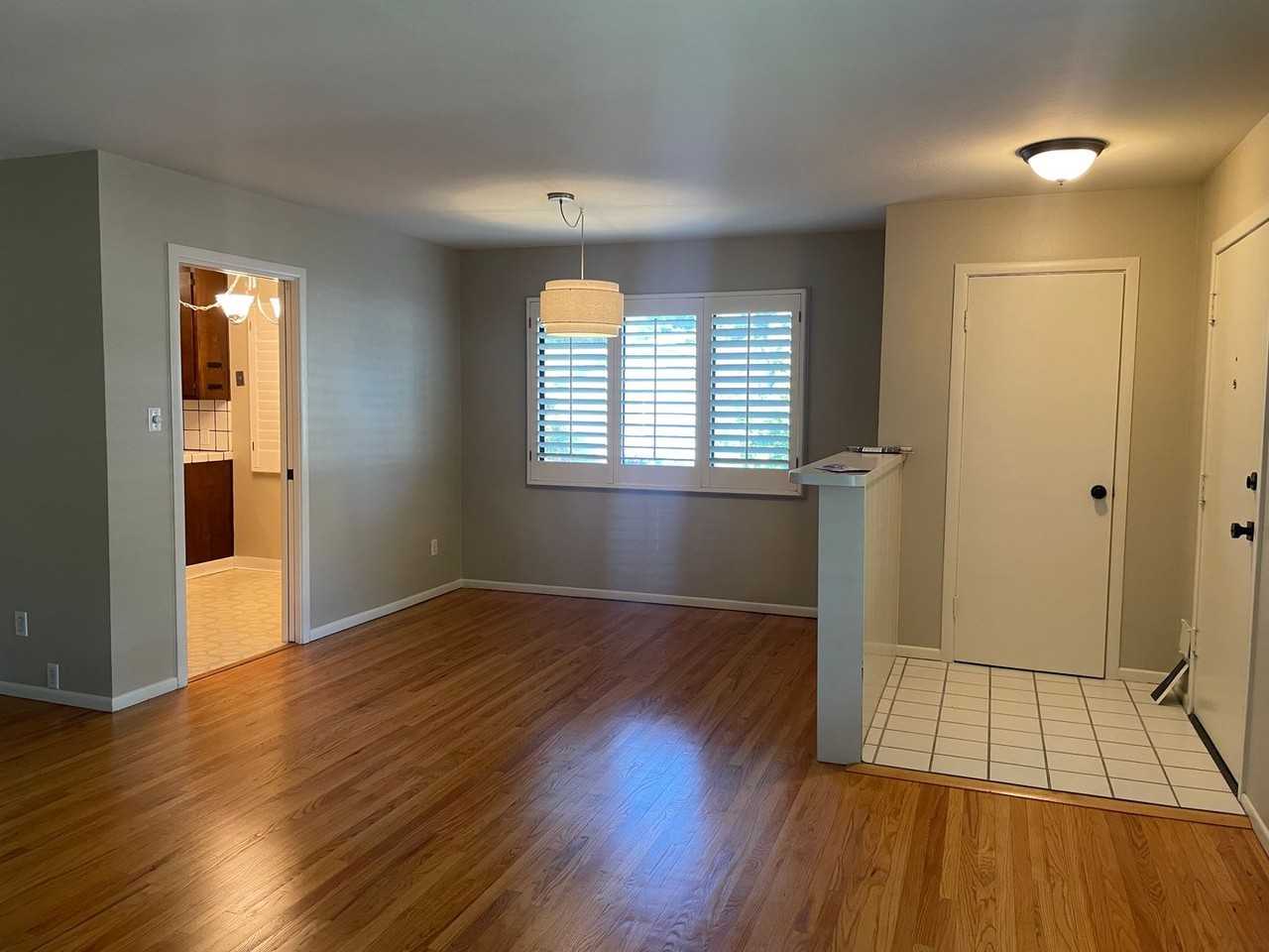 73 49th St - Photo 4 of 26