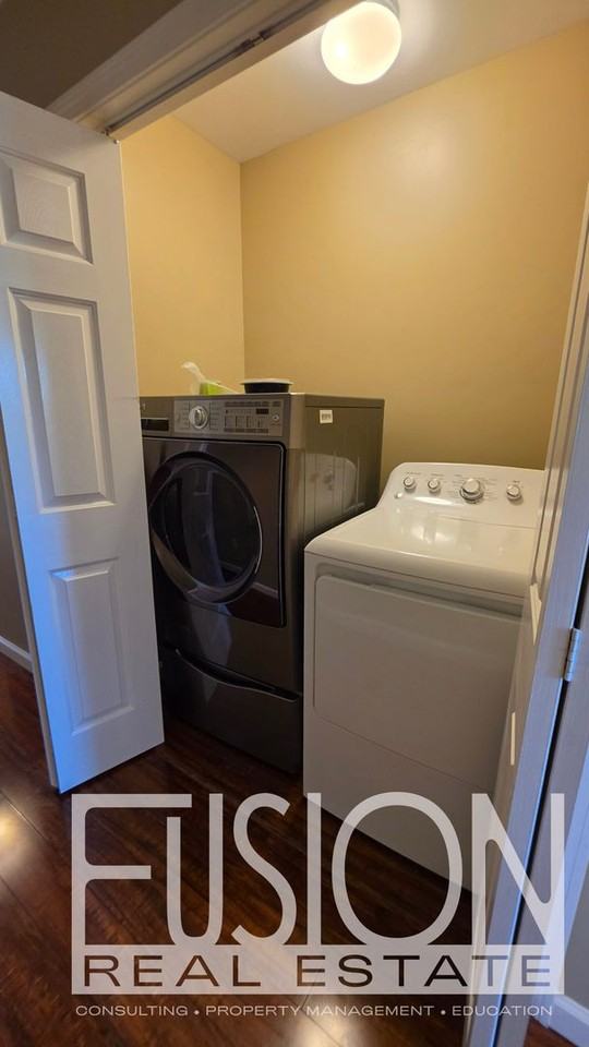 93 Floral St - Photo 2 of 47