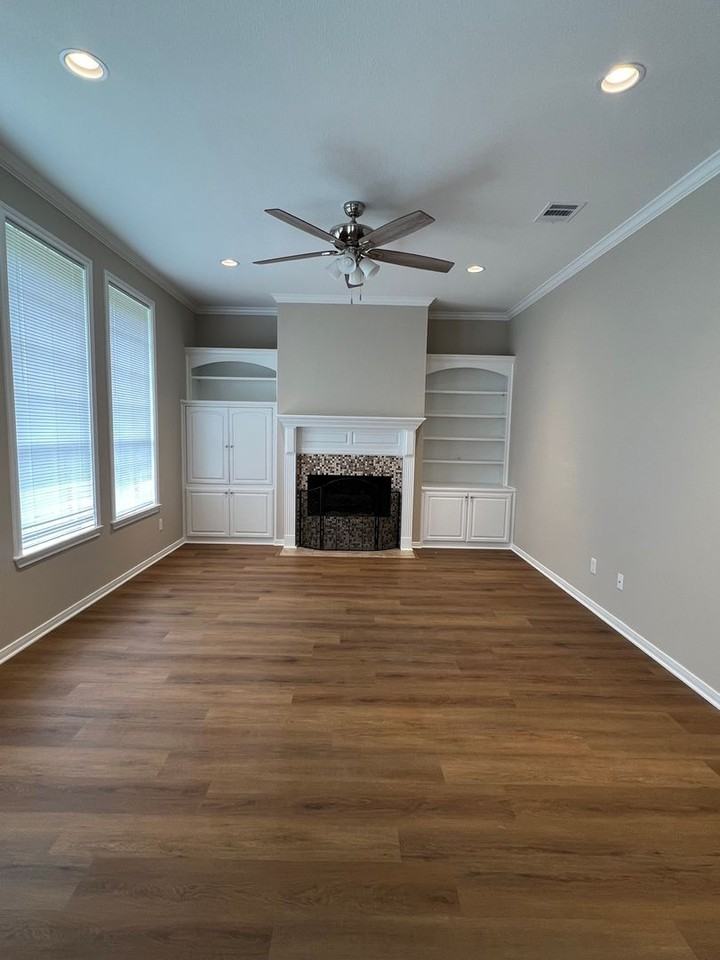 109 E Chapman Rd - Photo 4 of 19
