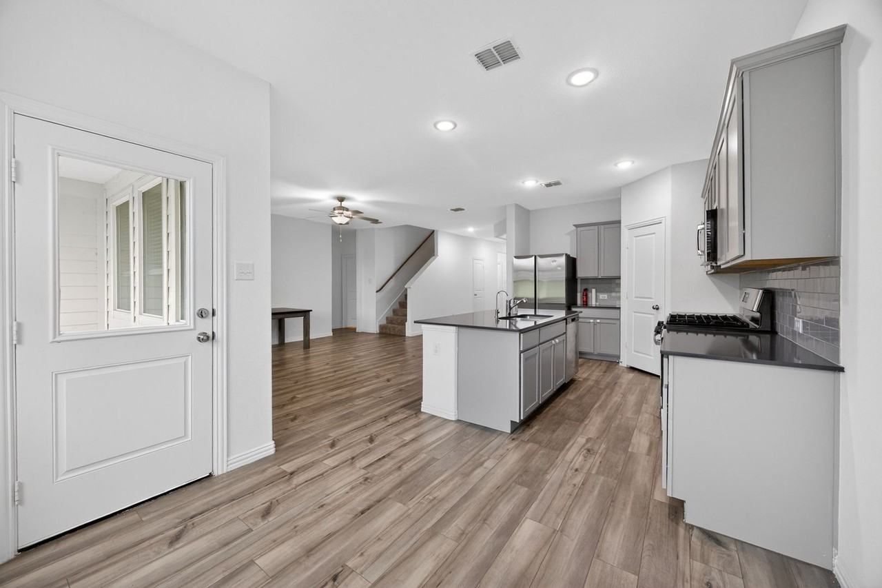 3308 Goose Ln - Photo 6 of 21