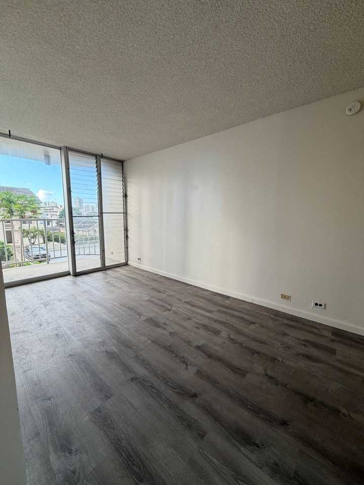 1535 Pensacola St #208 - Photo 3 of 13