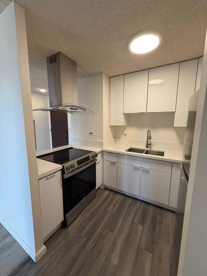 1535 Pensacola St #208 - Photo 4 of 13