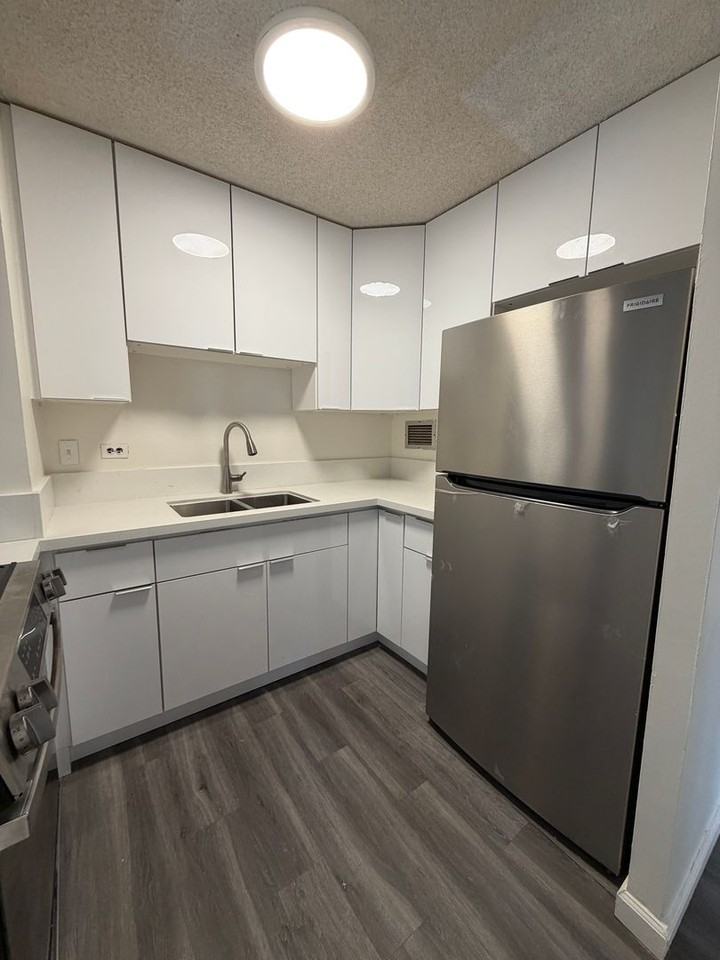 1535 Pensacola St #208 - Photo 5 of 13