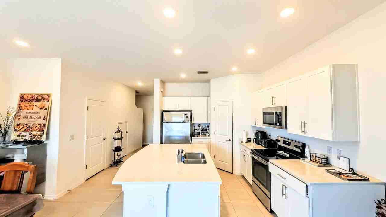 5686 Archipelago St - Photo 4 of 37
