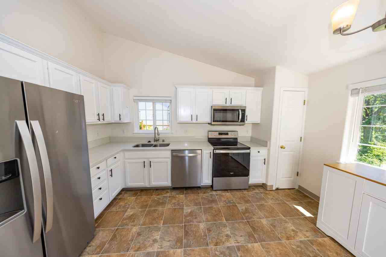 4694 Rolling Meadows Dr - Photo 3 of 20