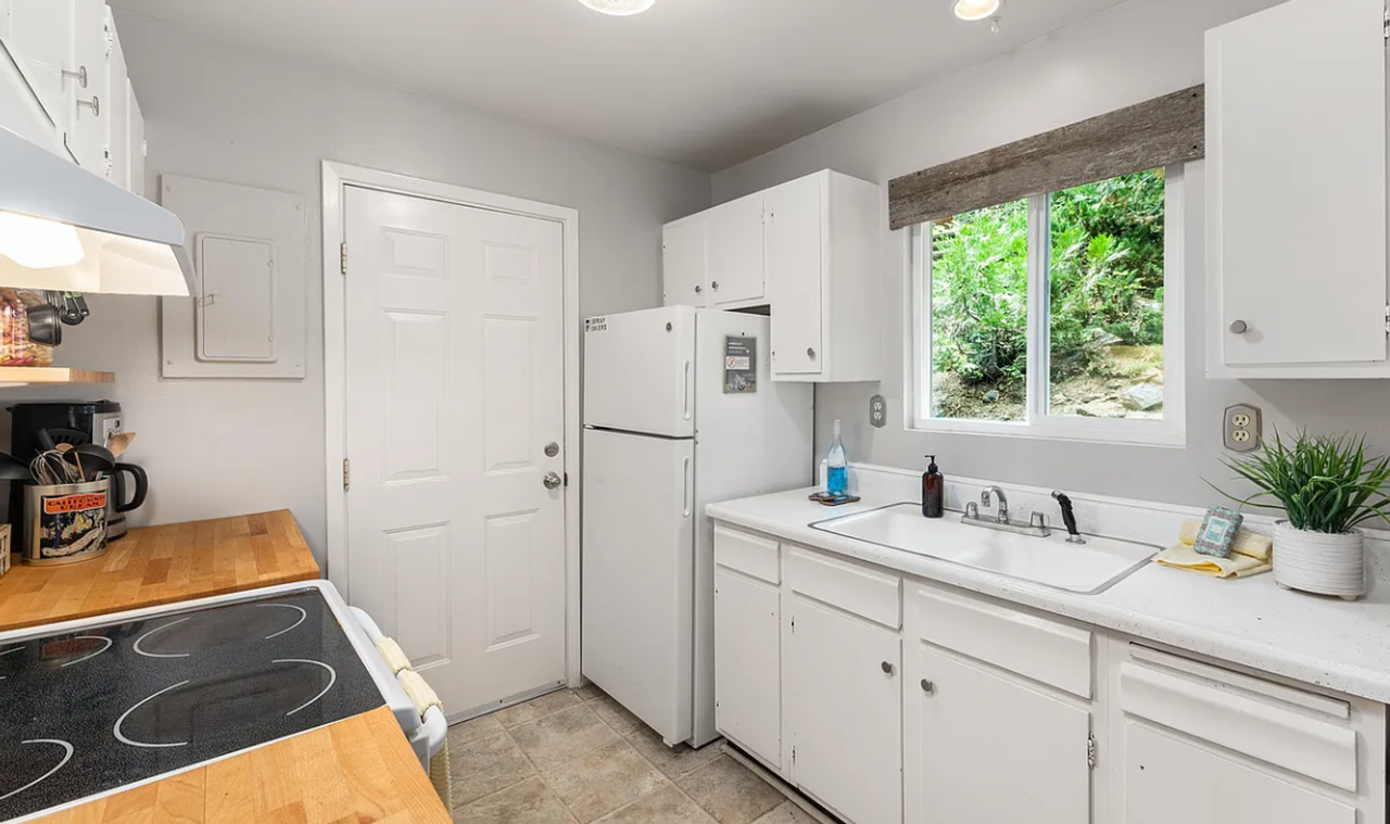 765 Bunker Dr - Photo 4 of 15