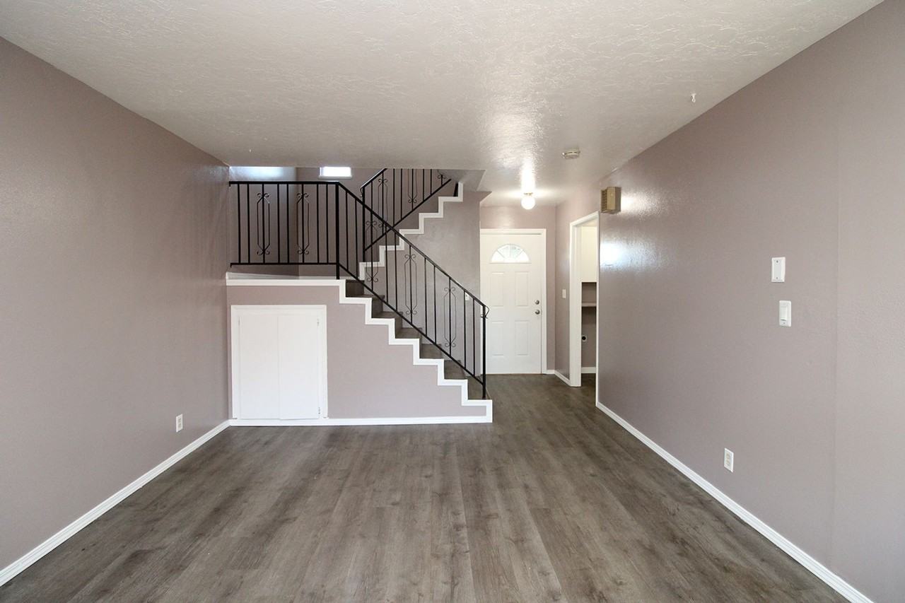 1120 Se Baseline St #1-4 - Photo 5 of 23