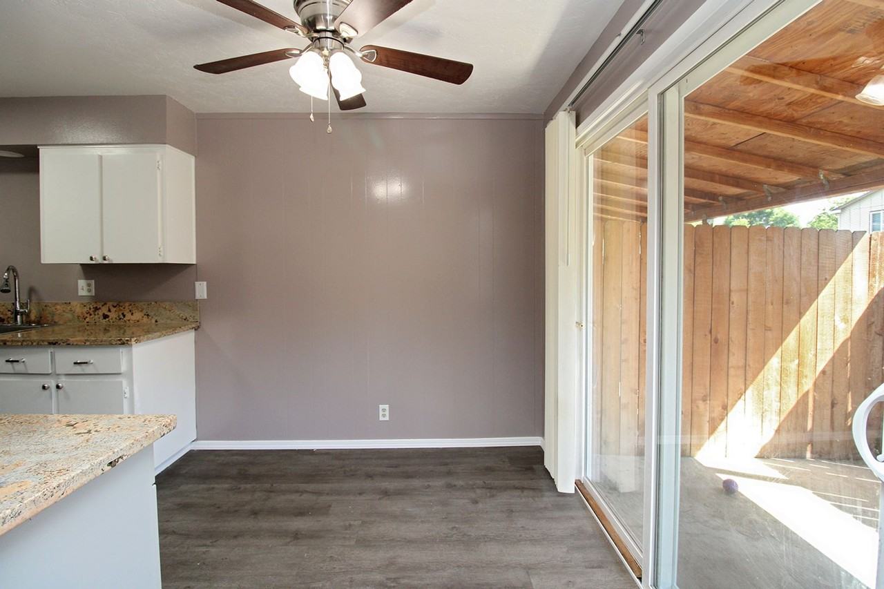 1120 Se Baseline St #1-4 - Photo 6 of 23
