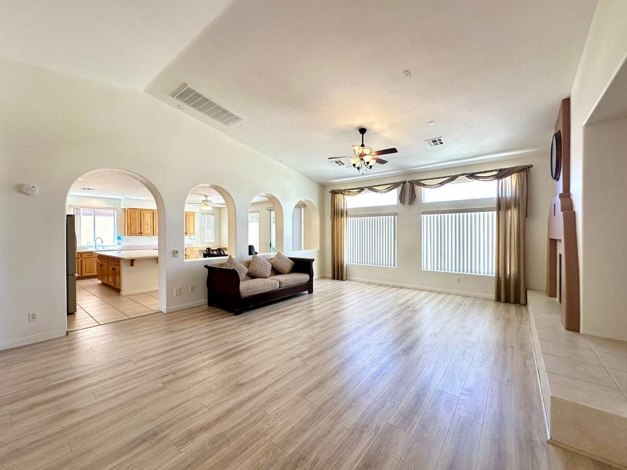 8228 Weeping Springs Ave - Photo 4 of 29