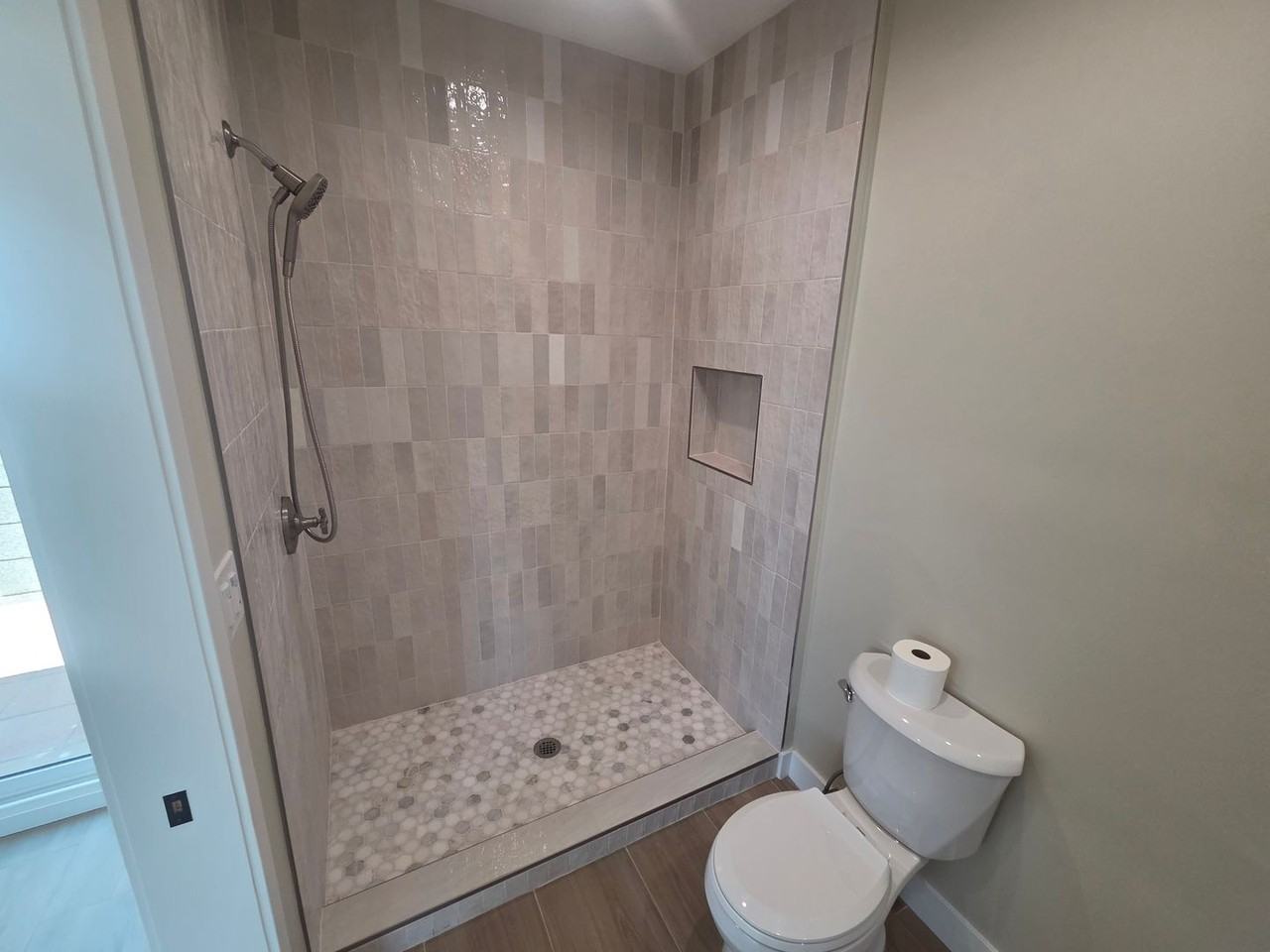 257 E Edna Pl - Photo 5 of 6