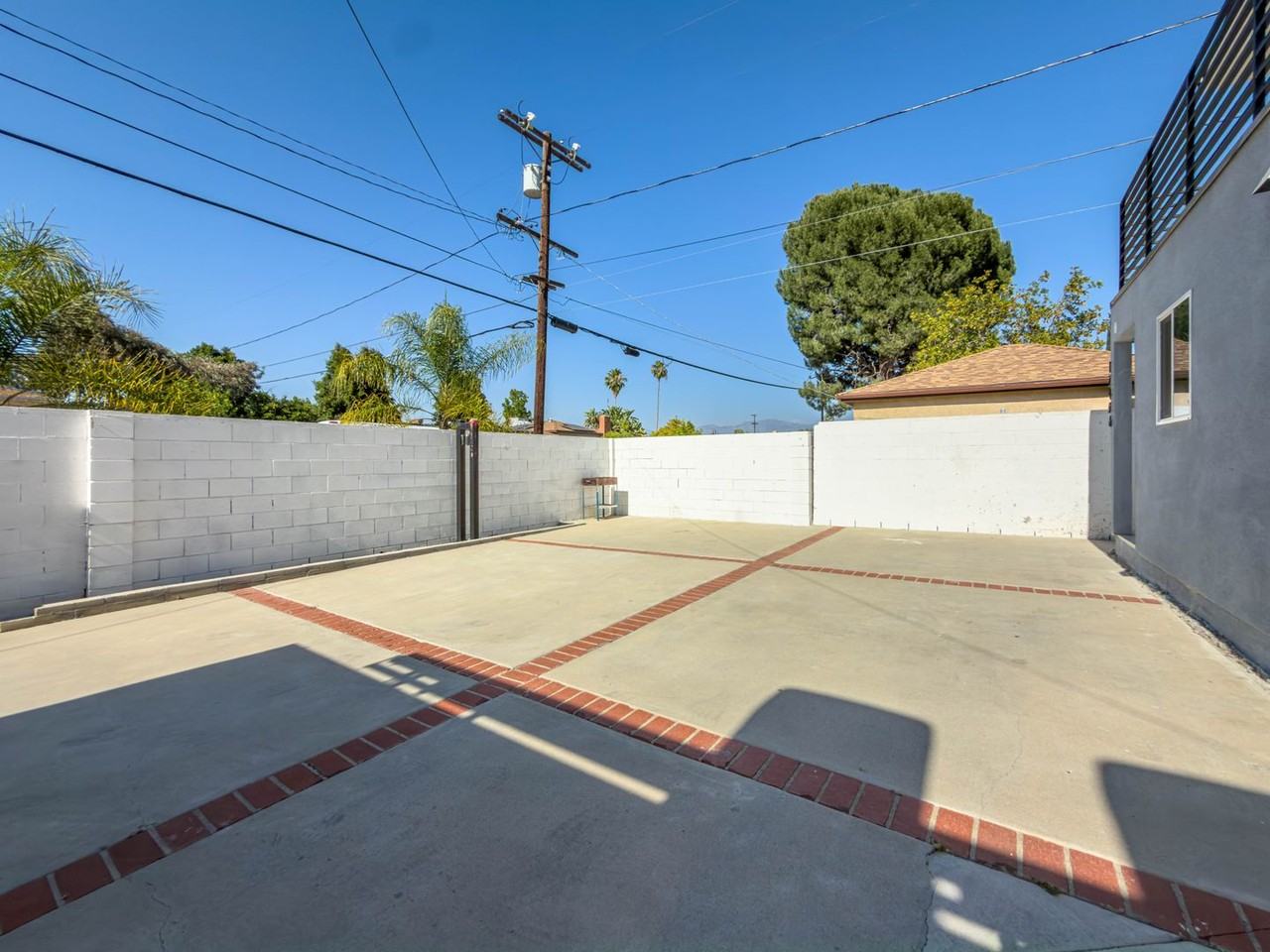 12406 Cantara St - Photo 2 of 20