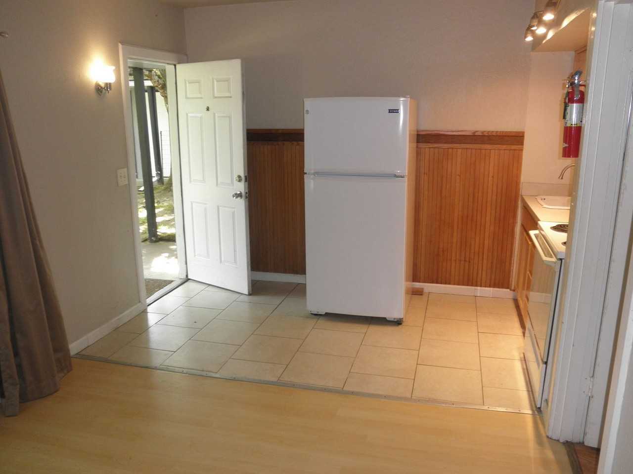 1120 3rd St Nw - Photo 3 of 8