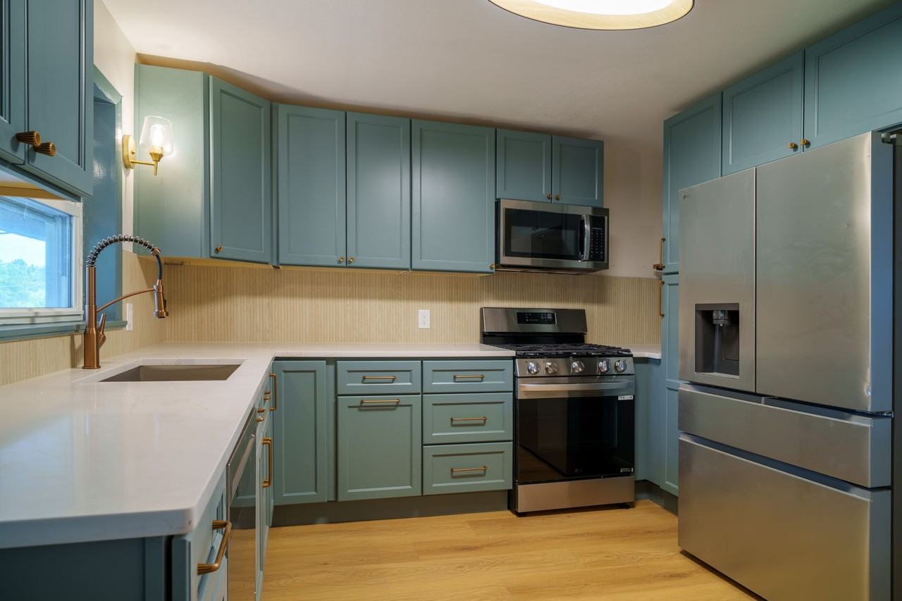 3157 Shadeland Ave - Photo 5 of 15