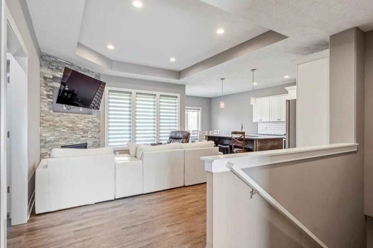 2602 Fountain Cir - Photo 7 of 40