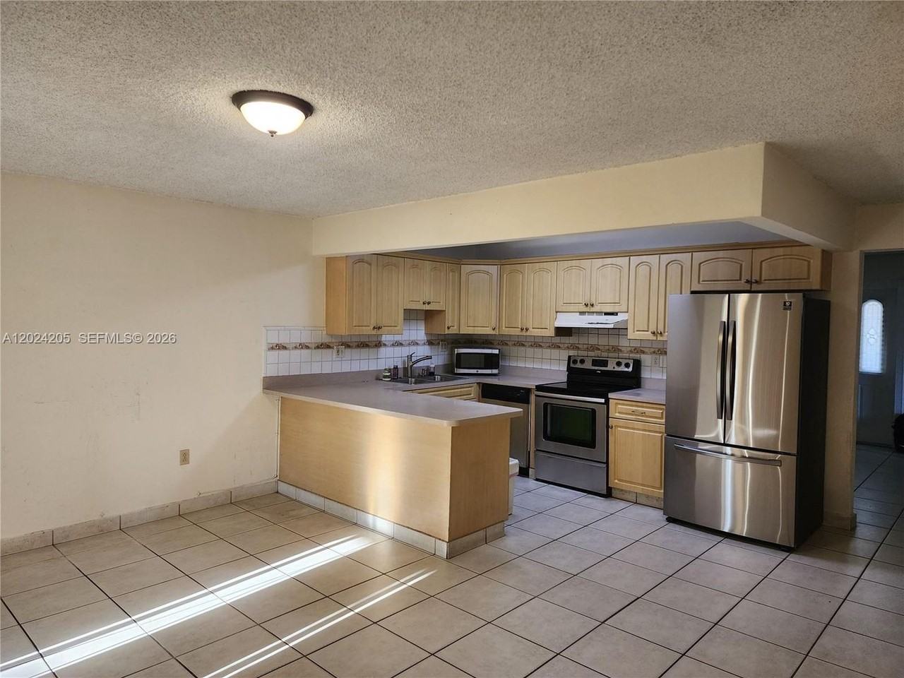 120 Sw 80th Ave - Photo 2 of 11