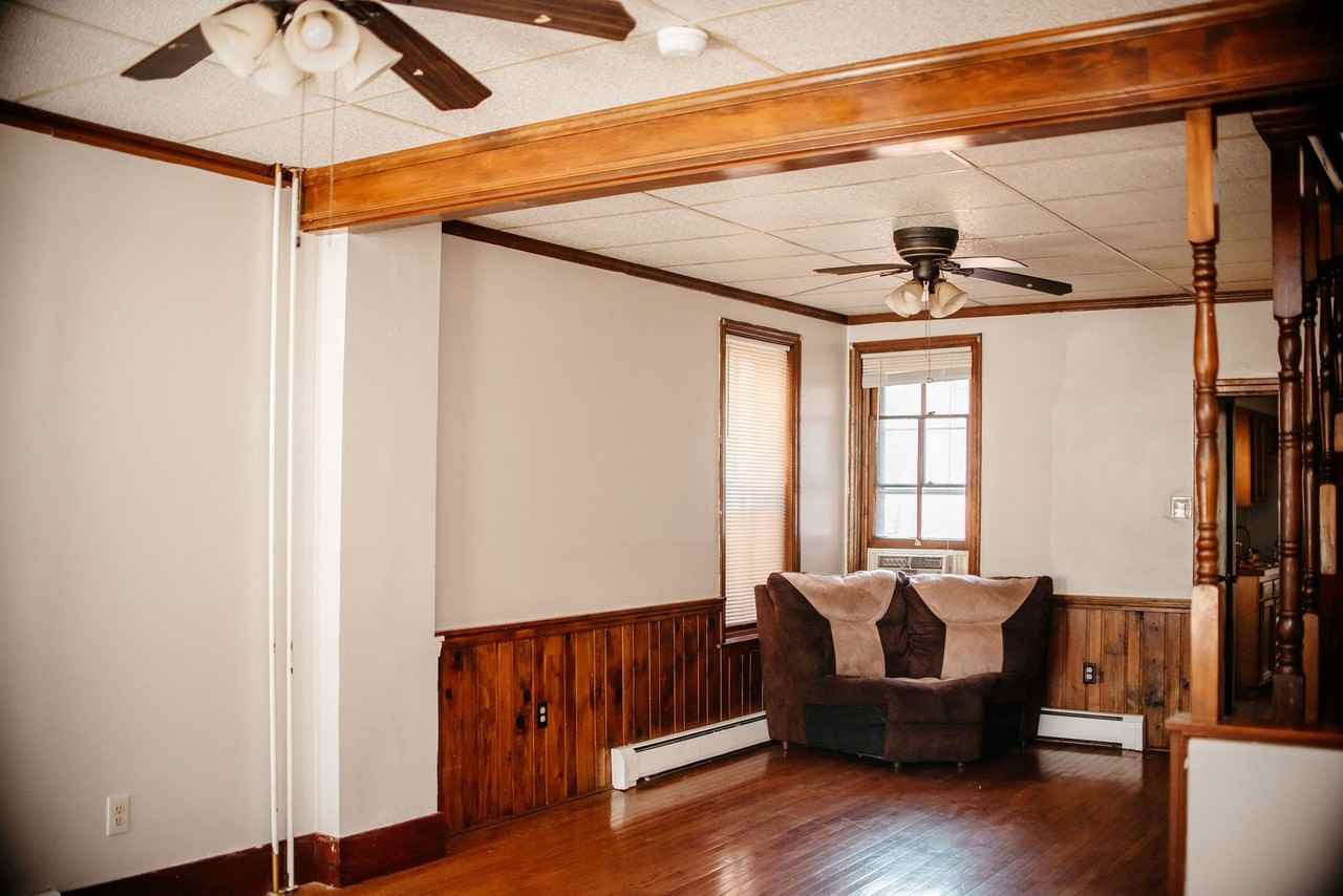 836 Houston St - Photo 3 of 27