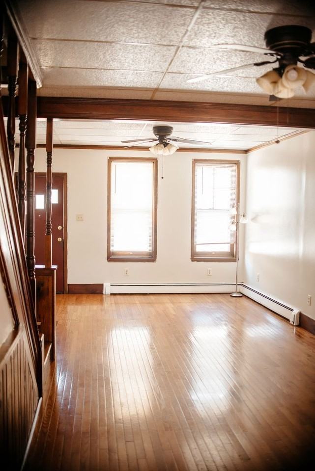 836 Houston St - Photo 5 of 27