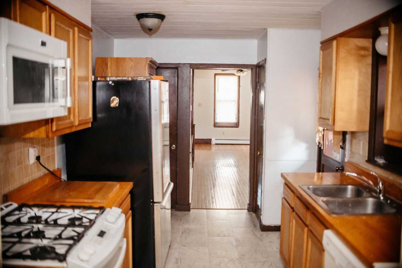 836 Houston St - Photo 6 of 27