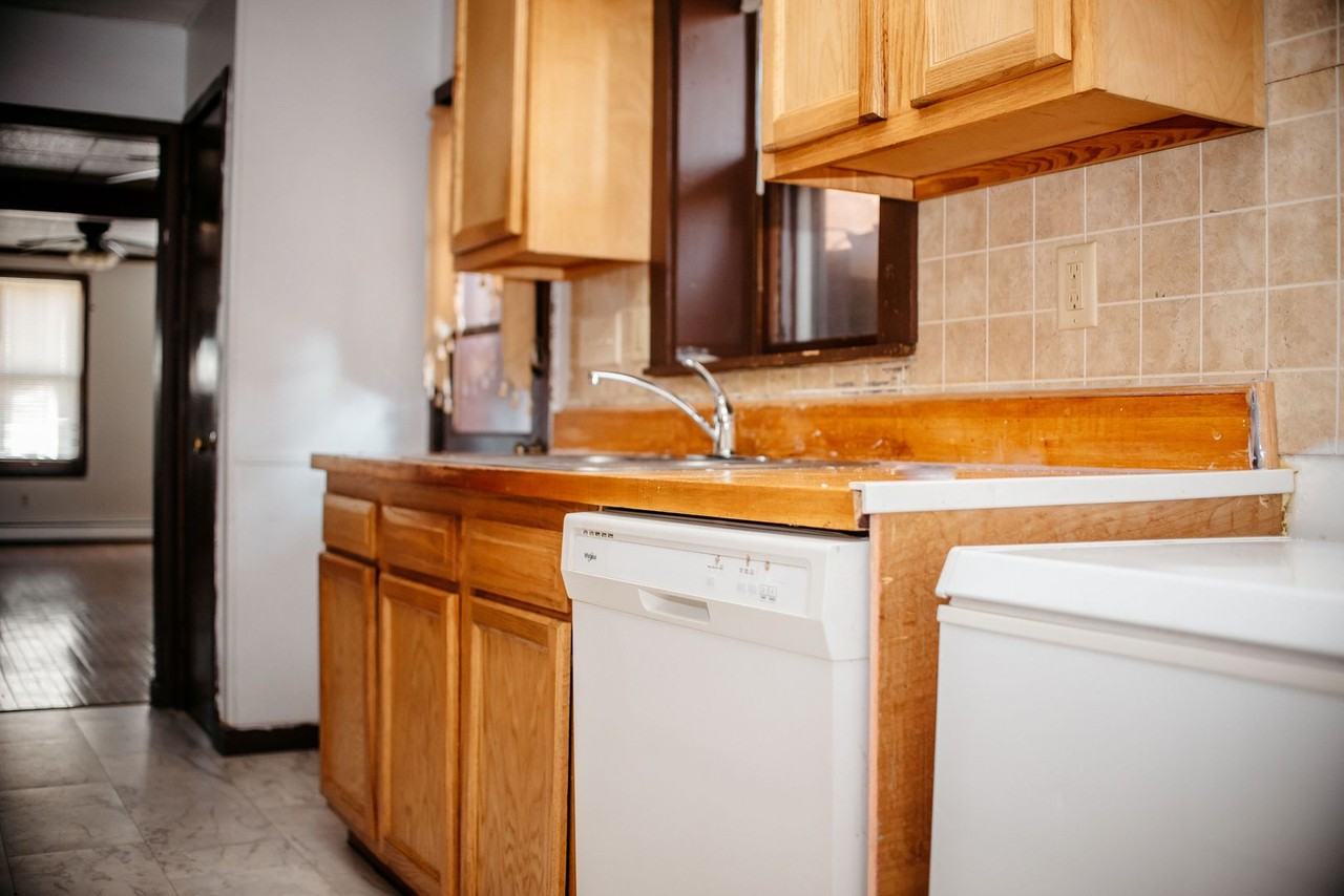 836 Houston St - Photo 7 of 27