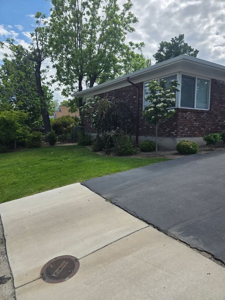 1227 S Arlington Ave - Photo 2 of 11