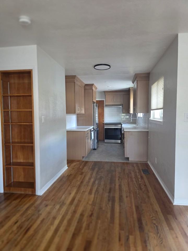 1227 S Arlington Ave - Photo 5 of 11