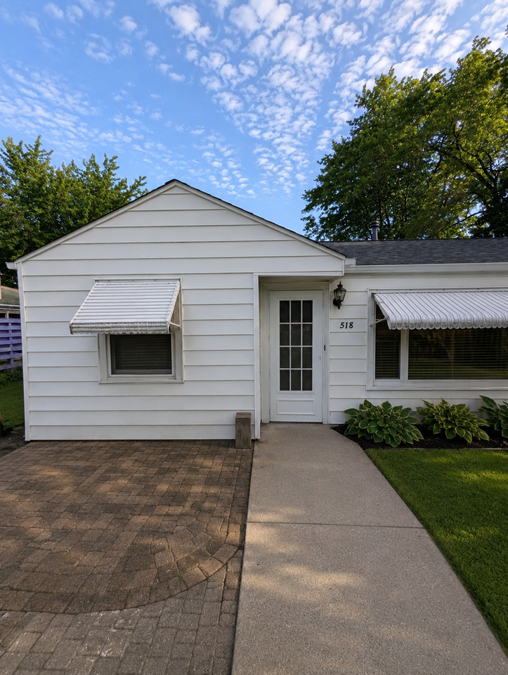 518 16th Ave - Photo 2 of 4