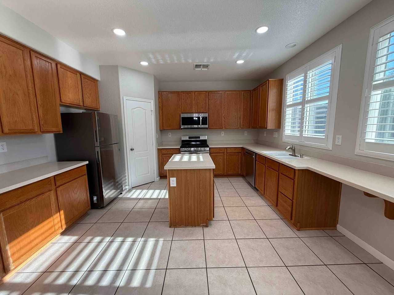8674 Nemea Way - Photo 3 of 36