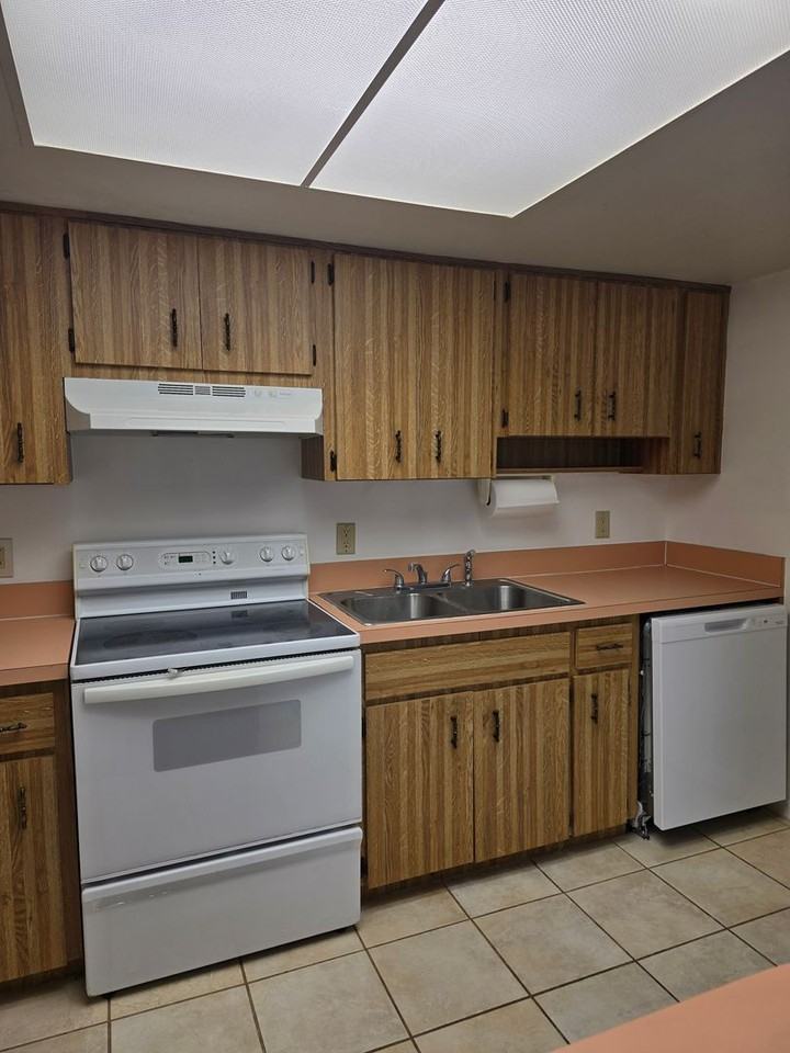 1150 W G Martinelli Blvd - Photo 7 of 17